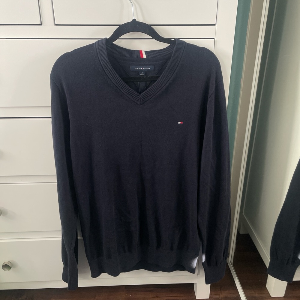 Tommy Hilfiger Men's Dark Blue V-Neck Sweater